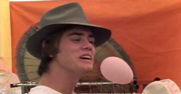 Рецензия к фильму "Резиновое лицо" (1983). Почему люди смеются?