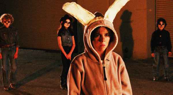 Рецензия к фильму "Город монстров" (2015). Пародия на жизнь/Посмотри, что мы наделали