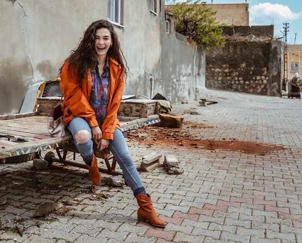 Эбру Шахин: биография, личная жизнь, фильмы