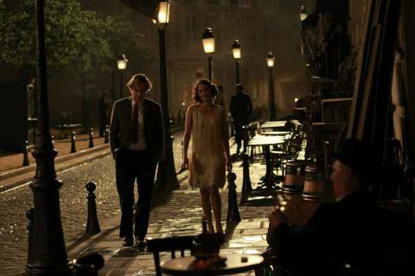 Рецензия к фильму "Полночь в Париже" (2011). Ночное кафе «Париж»