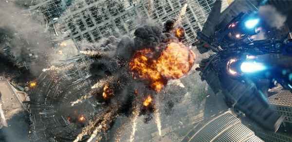 Рецензия к фильму "Tрaнcформеры 3: Темная сторона Луны" (2011). Последний Шанс цивилизации.