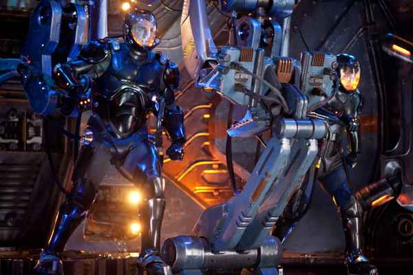 Рецензия к фильму "Тихоокеанский рубеж 2" (2018). Размер имеет значение.