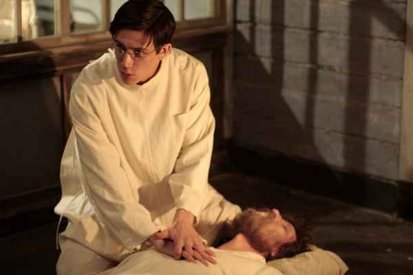 Рецензия к фильму "Морфий" (2008). Наркоманы - это наш профиль!