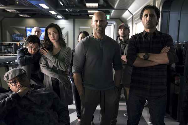 Рецензия к фильму "Мег: Монстр глубины" (2018). Где мой саспенс?