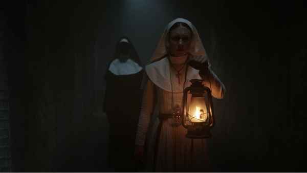 Рецензия к фильму "Проклятие монахини" (2018). Доигралась тв***, так и знал!