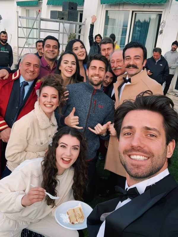 Турецкий сериал "Любовь напоказ": актеры и роли