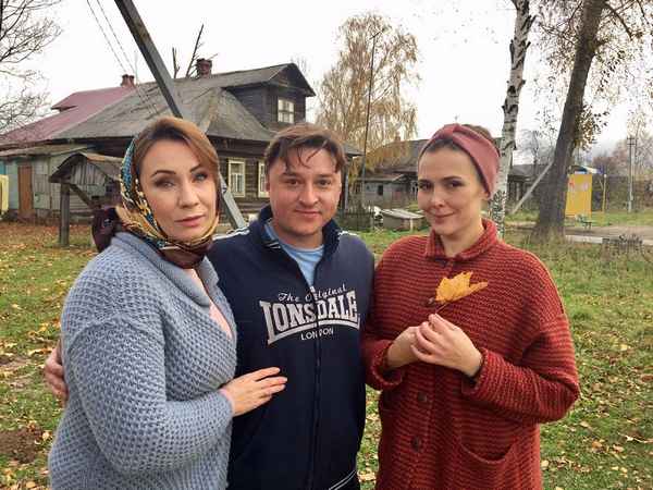 Сериал "Мама Лора": содержание серий