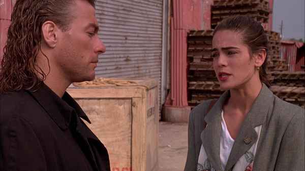 Рецензия к фильму "Трудная мишень" (1993). Бедная «Трудная мишень», которой стало скучно, как и богатым.