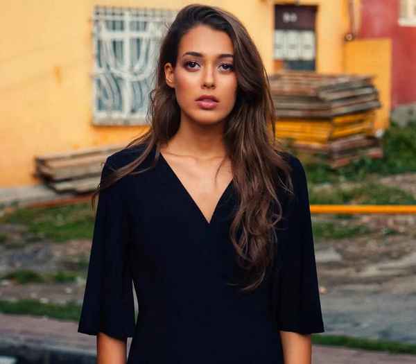 Дилан Чичек Дениз: биография, личная жизнь