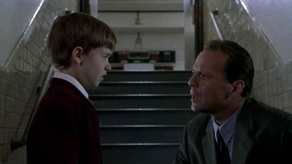 Рецензия к фильму "Шестое чувство" (1999). De prefunds clamor ad Te, Domino