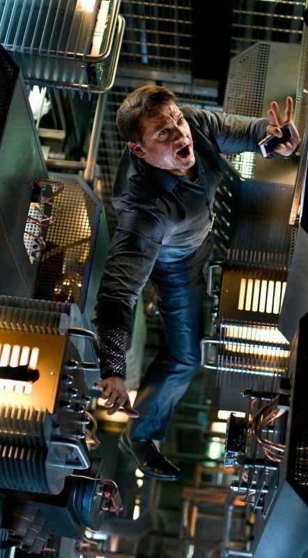 Рецензия к фильму "Миссия невыполнима 4: Протокол Фантом" (2011). Итан Хант - чугунная голова