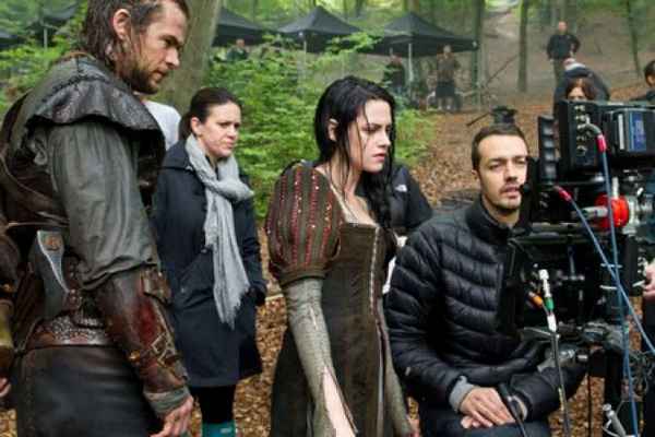 Рецензия к фильму "Белоснежка и охотник" (2012). Серое эхо