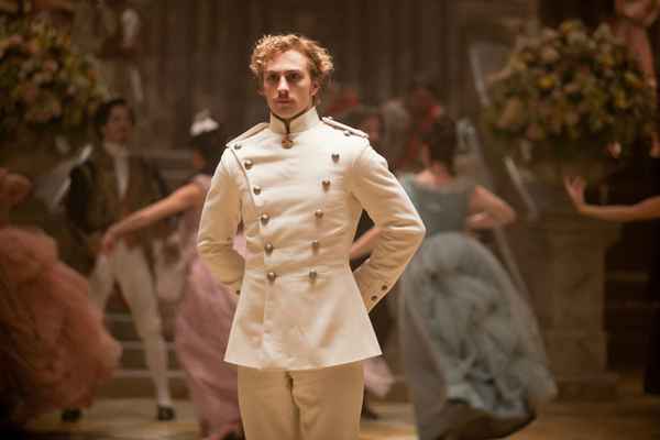 Рецензия к фильму "Анна Каренина" (2012). "Весь мир - театр, а люди в нем актеры" Уильям Шекспир