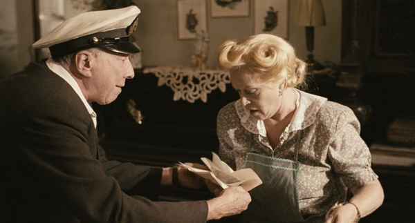 Рецензия к фильму "Полторы комнаты или сентиментальное путешествие на Родину" (2009). Ныне живущим!