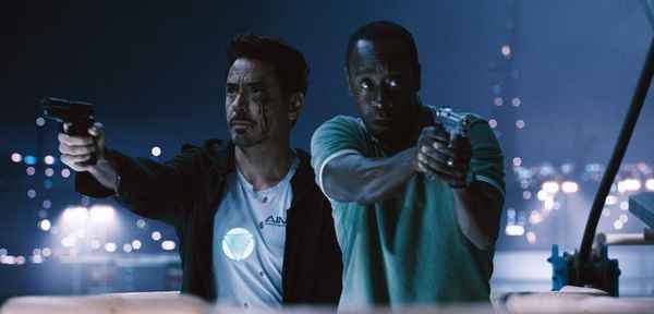 Рецензия к фильму "Железный человек 3" (2013). Я нагряну из ниоткуда !