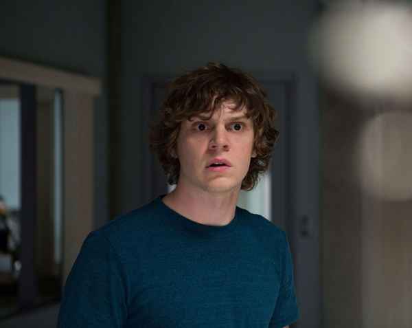 Эван Питерс: фильмы с его участием в главной роли (список)